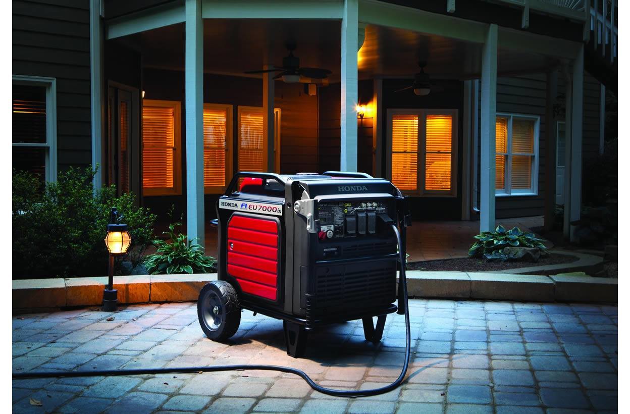 Honda EU7000iS 7000 watt 120/240V inverter generator with CO-MINDER™